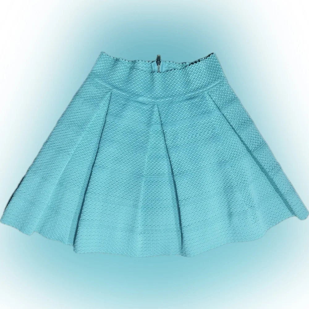 EUC Aina Be SZ L skater skirt. Super cute, nice structured skirt/waist 24”-28” - Picture 2 of 6